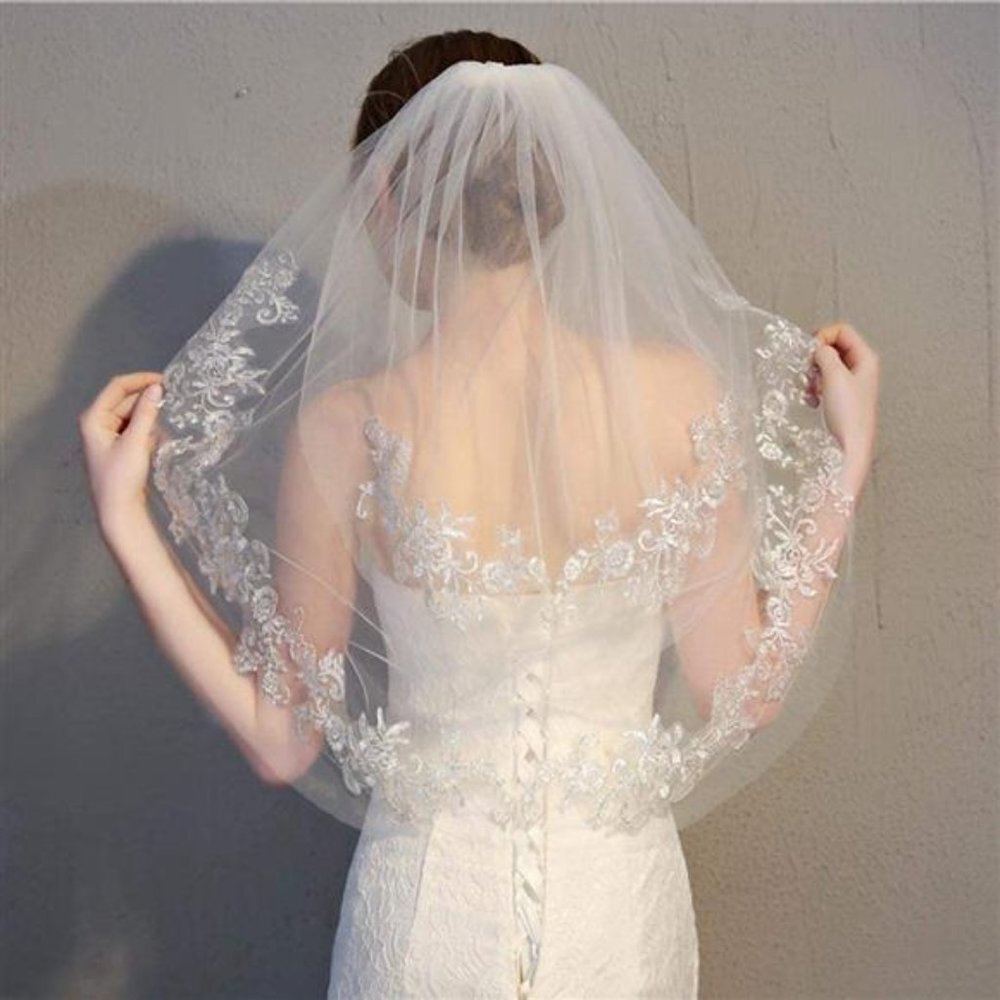 Bridal Lace Wedding Veils for Brides 2-Tier Appliqued Short Waist Length Veil